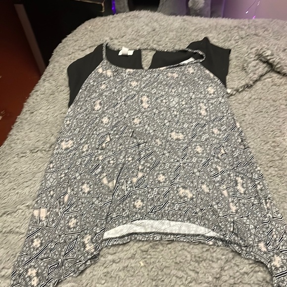 Top - Picture 1 of 1